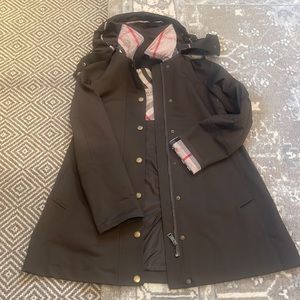 Burberry Coat Olive Green (Raincoat) like new - zip out lining, zip off hood